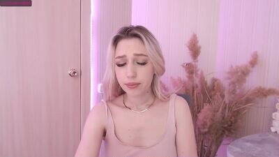 miuelle public webcam profile photo 2