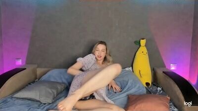 mmm_banana public webcam profile photo 8