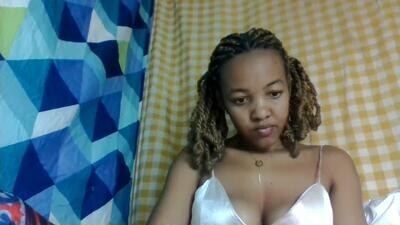 mmyriame public webcam profile photo 2