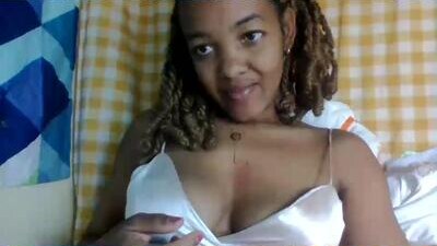 mmyriame public webcam profile photo 5
