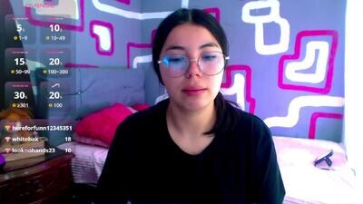mochiluna public webcam profile photo 3