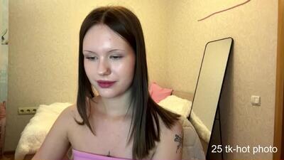 mollieadamek public webcam profile photo 2