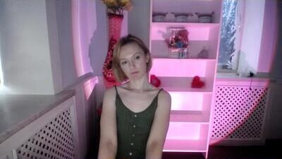 mollilove public webcam profile photo 5