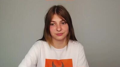 molllyyy_ public webcam profile photo 5