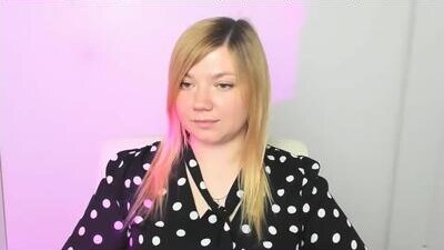 molly_moree public webcam profile photo 6