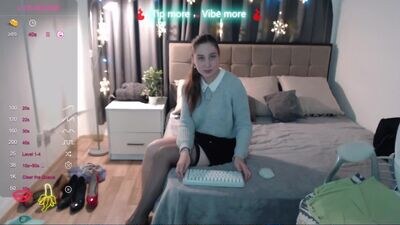 molly_moretti public webcam profile photo 4