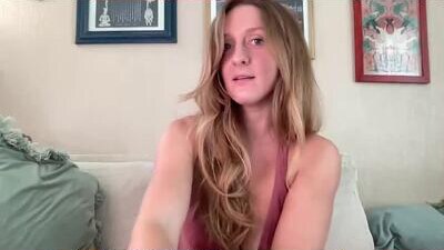 molly_pills public webcam profile photo 5