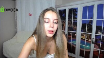 molly_so public webcam profile photo 4