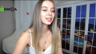 molly_so public webcam profile photo 5