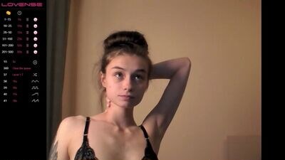 molly_universe public webcam profile photo 3