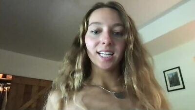mommamia12 public webcam profile photo 2
