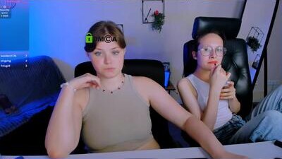 mona_cloud public webcam profile photo 10