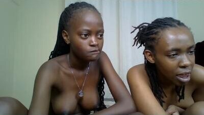 mona_luv public webcam profile photo 5