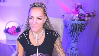 monicamaxwel public webcam profile photo 3