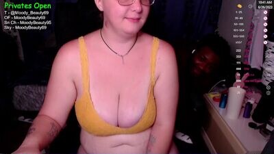 moodybeauty69 public webcam profile photo 2