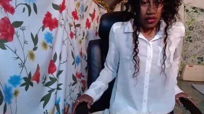 morgane001 public webcam profile photo 3