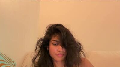 mriea_ public webcam profile photo 7