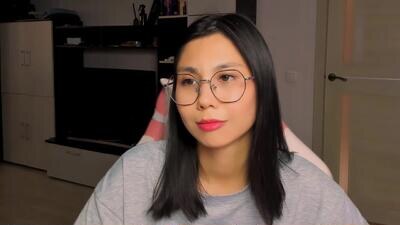 ms_emily_ public webcam profile photo 4