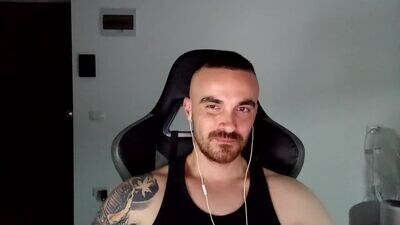 mu5clemania public webcam profile photo 4