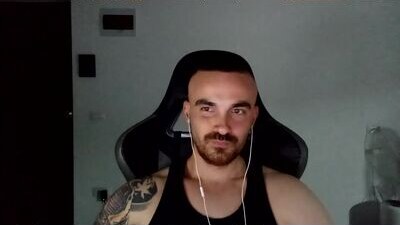 mu5clemania public webcam profile photo 6