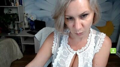 music_fairy public webcam profile photo 2