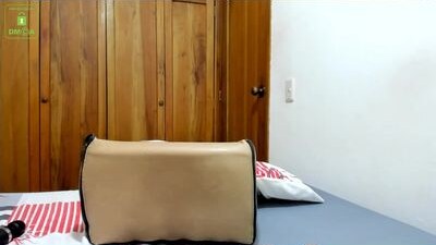 mylittle_mila public webcam profile photo 8