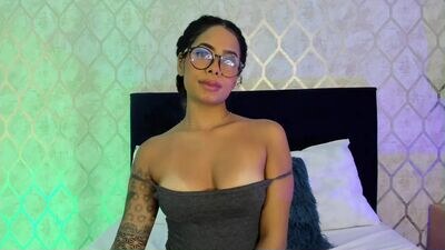 mysticalaurora public webcam profile photo 3