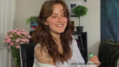 mysticaldaisy public webcam profile photo 2