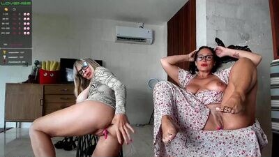 nadyabasinger public webcam profile photo 4