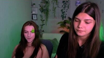 naomi_perl public webcam profile photo 9