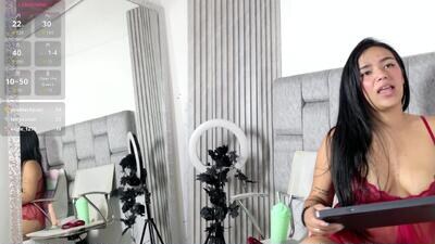 nath_velvet public webcam profile photo 2