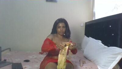 naughtyzuri public webcam profile photo 10