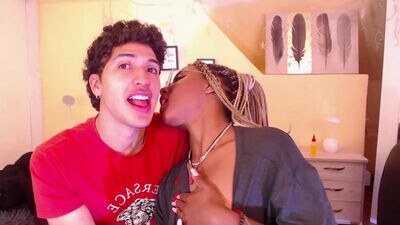 naveen_tiana public webcam profile photo 3