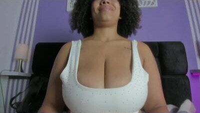 naya_ariam public webcam profile photo 9