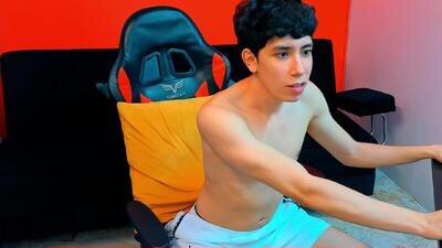 neo_twink public webcam profile photo 3