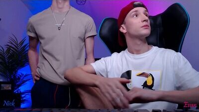 neon_evan public webcam profile photo 5