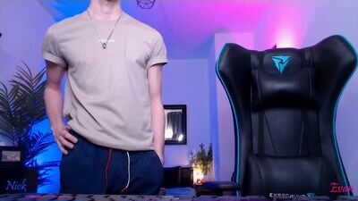 neon_evan public webcam profile photo 6