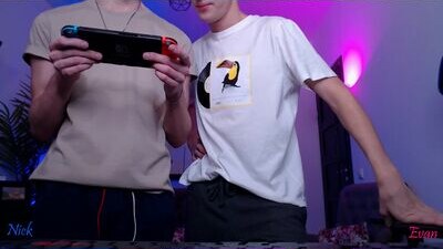 neon_evan public webcam profile photo 8