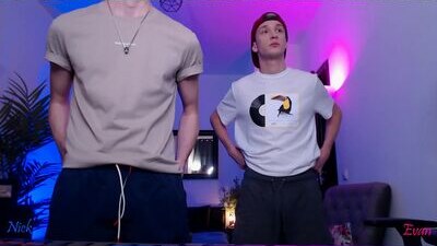 neon_evan public webcam profile photo 10