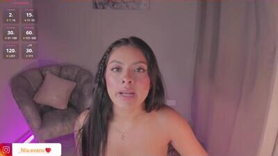niaevans_x public webcam profile photo 8