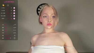 nicole_yo public webcam profile photo 4