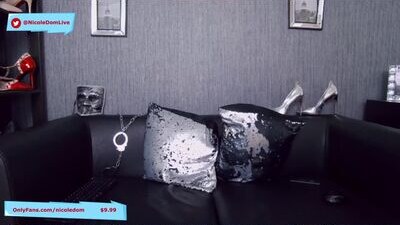 nicoledom public webcam profile photo 6