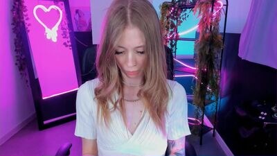 nicoleheel public webcam profile photo 2