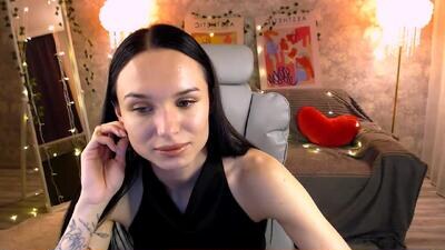 nicolemerz public webcam profile photo 4