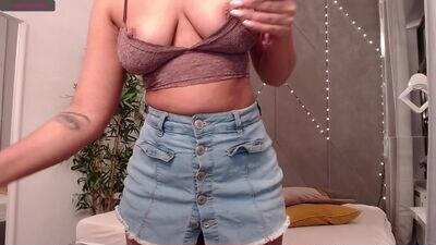 nicolleross public webcam profile photo 2