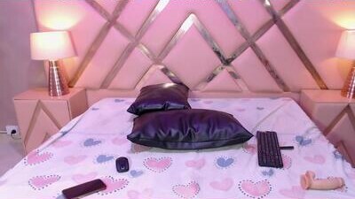 nicolsanders public webcam profile photo 10