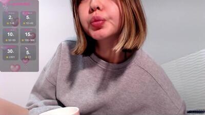 niia_osaki public webcam profile photo 3