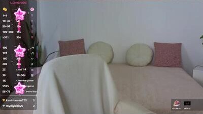 nika_light public webcam profile photo 9