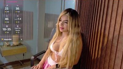 nikkiadamsz public webcam profile photo 9