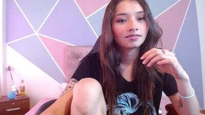 nina_wrist
